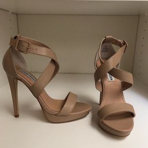 Steve Madden nude heel